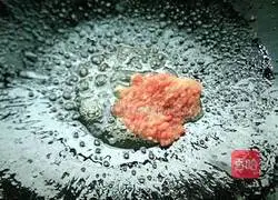 Illustration of how to make minced meat and egg fried rice 5