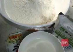 Illustration of how to make rose steamed buns 1