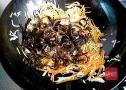 Su San Illustration of how to make shredded fried noodles 13