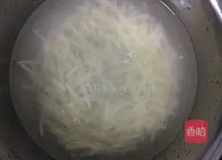 Illustration of how to make vegetable pancakes 3