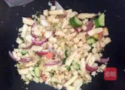 Illustration of how to make fried steamed buns 4