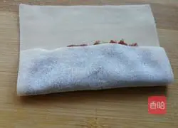 Illustration of how to make wonton skin pot stickers 5