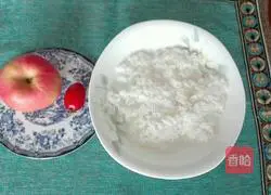 Illustration of how to make apple fried rice 1