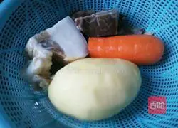 Illustration of how to make braised rice with bacon and potatoes 2