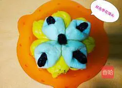 Pumpkin Date Flower Illustration of how to make steamed buns 14