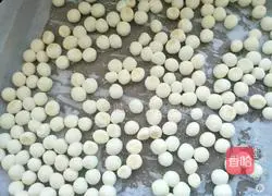 Illustration of how to make Wangzi steamed buns 9