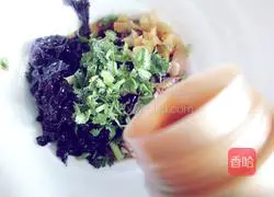 Illustration of how to make wontons 16