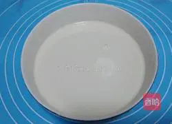 Illustration of how to make shredded potato and egg burritos 3