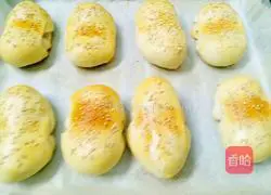 Illustration of how to make salt and pepper sesame scones 17