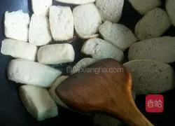 Illustration of how to cut steamed buns 2