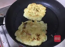Illustration of how to make Korean potato pancakes 7