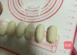 Sesame and salt and pepper pancakes Practice illustration 3