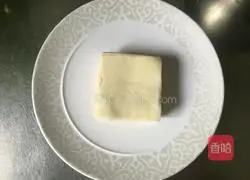 Illustration of how to wrap wontons 2