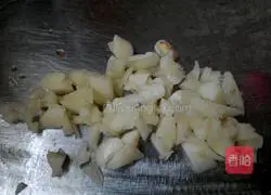 Illustration of how to make tomato, ham and egg fried noodles 15