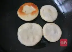 Illustration of how to make sweet potato pancakes 10