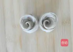 Illustration of how to make milky red date and rose steamed buns 15