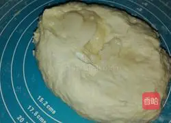 Illustration of making five-spice dough puff pastry 3