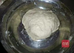 Illustration of how to make pork and green pepper buns 2