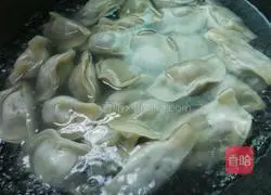 Illustration of how to make spicy and sour dumplings 3