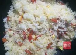 Illustration of how to make egg and vegetable fried rice 8