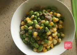 Illustration of how to make cabbage oil shuttle stuffed buns 7