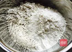 Illustration of how to make double-flavored whole grain steamed buns 1