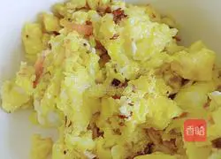 Illustration of how to make fried noodles with carrots and bean sprouts 2