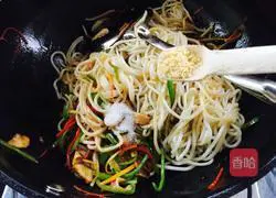 Illustration of how to make vegetarian fried noodles 11