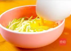 Illustration of how to make gourd egg cake 2