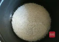 Illustration of braised rice with potatoes, mushrooms and sausages 1