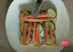 Illustration of how to make a sandwich 3