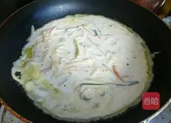 Illustration of how to make pumpkin silk cake 6