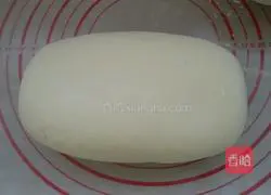 Illustration of how to make large steamed buns with mustard stuffing 6