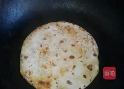 Illustration of how to make green onion and mutton pancakes 9
