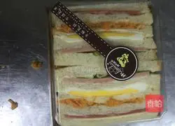 Illustration of how to make the gold medal sandwich 6