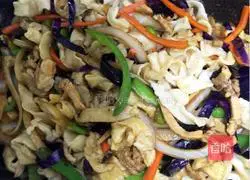 Illustration of how to make Tianyuan fried noodles 12