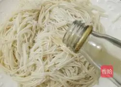 Illustration of how to make tomato noodles 3