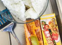 Illustration of how to make curry fried rice 4