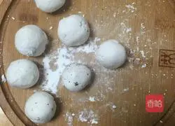 Illustration of making homemade glutinous rice balls 4