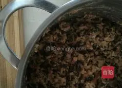 Illustration of how to make fennel and pork stuffed buns 3