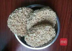 Eggs Illustration of how to make fried noodles 1