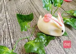 Illustration of how to make Little White Rabbit Steamed Buns 14