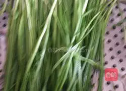 Illustration of how to make vegetarian Sanxian stuffed dumplings 1