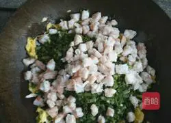 Illustration of how to make leek, egg and shrimp dumplings 10