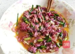 Illustration of how to make pink acacia egg pancake 3