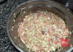 Illustration of home-style cabbage and pork stuffing dumplings 4