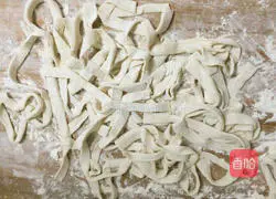 Illustration of how to make Tianyuan fried noodles 6