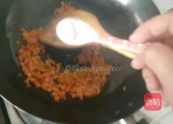 Illustration of how to make ham fried rice 7