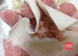 Illustration of how to make small wontons 3