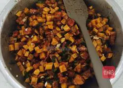 Illustration of how to make steamed buns with pine needles 4